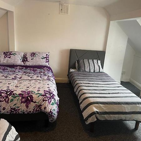 One Room To Stay With Fantastic Host Londres Extérieur photo