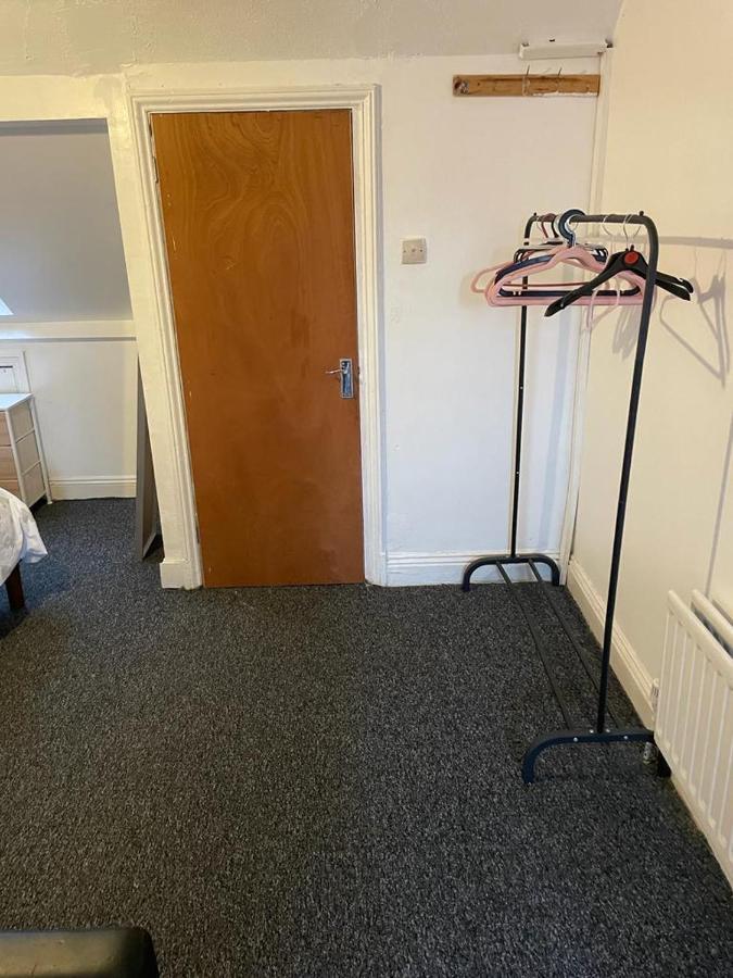 One Room To Stay With Fantastic Host Londres Extérieur photo